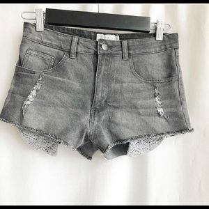 🌷3 FOR $25 SALE🌷 Harlow distressed denim shorts